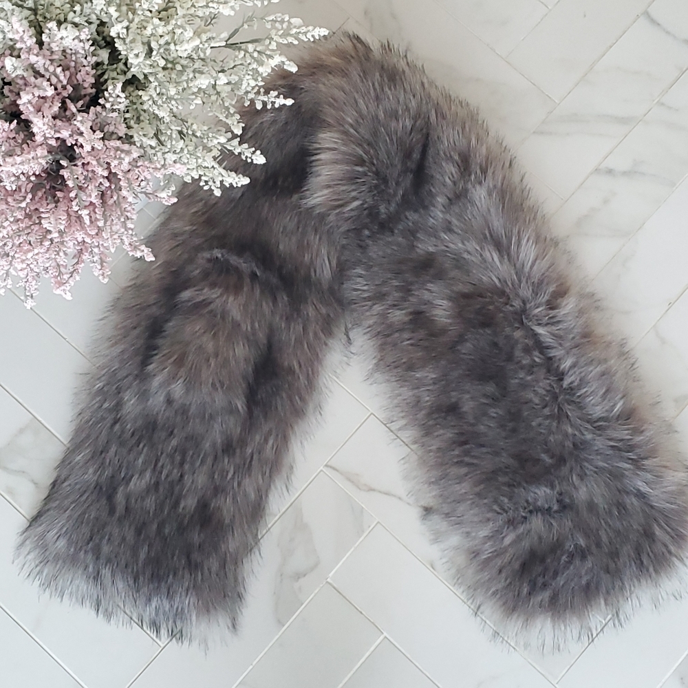 INDIGO Faux Fur Scarf
